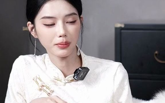 《独家专访何丹彤》沙雕美女和变装女神,你们更喜欢她哪个阶段?