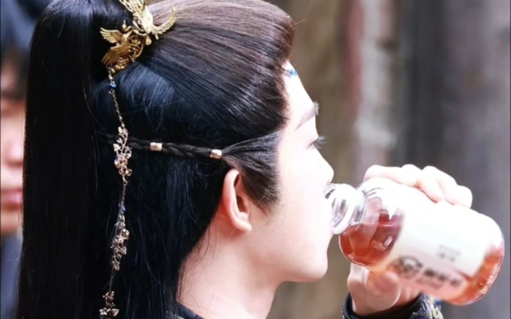 6《大梦归离》卓翼宸喝薏米水,听说能消肿,是吗?