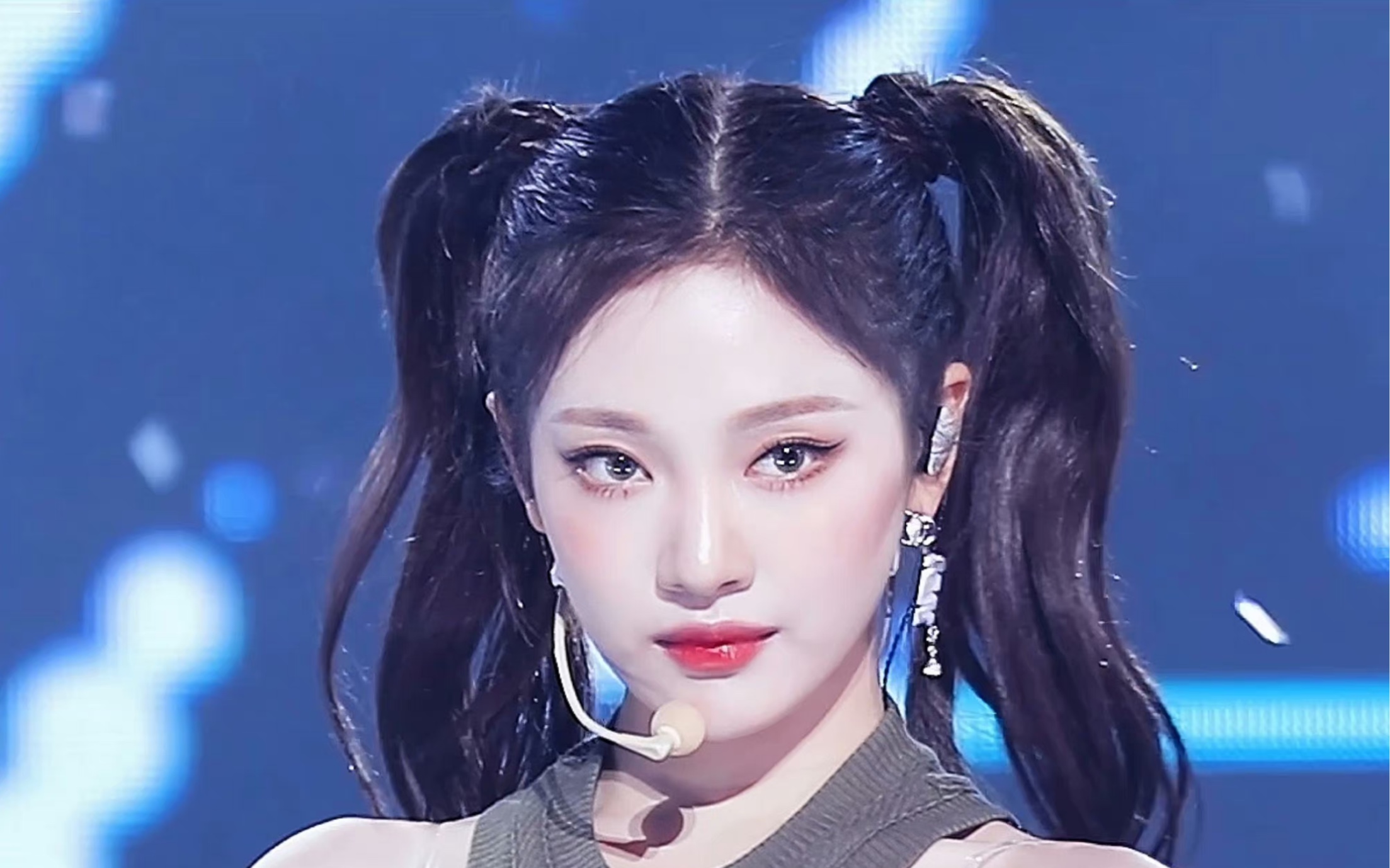 宁艺卓spicy 一键换装～可爱猫猫来了