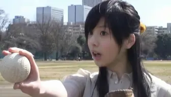 【夏帆】喜欢这种天然呆，有点萌萌的，有小可爱的的女孩子。远远的看着她，都会小鹿乱撞