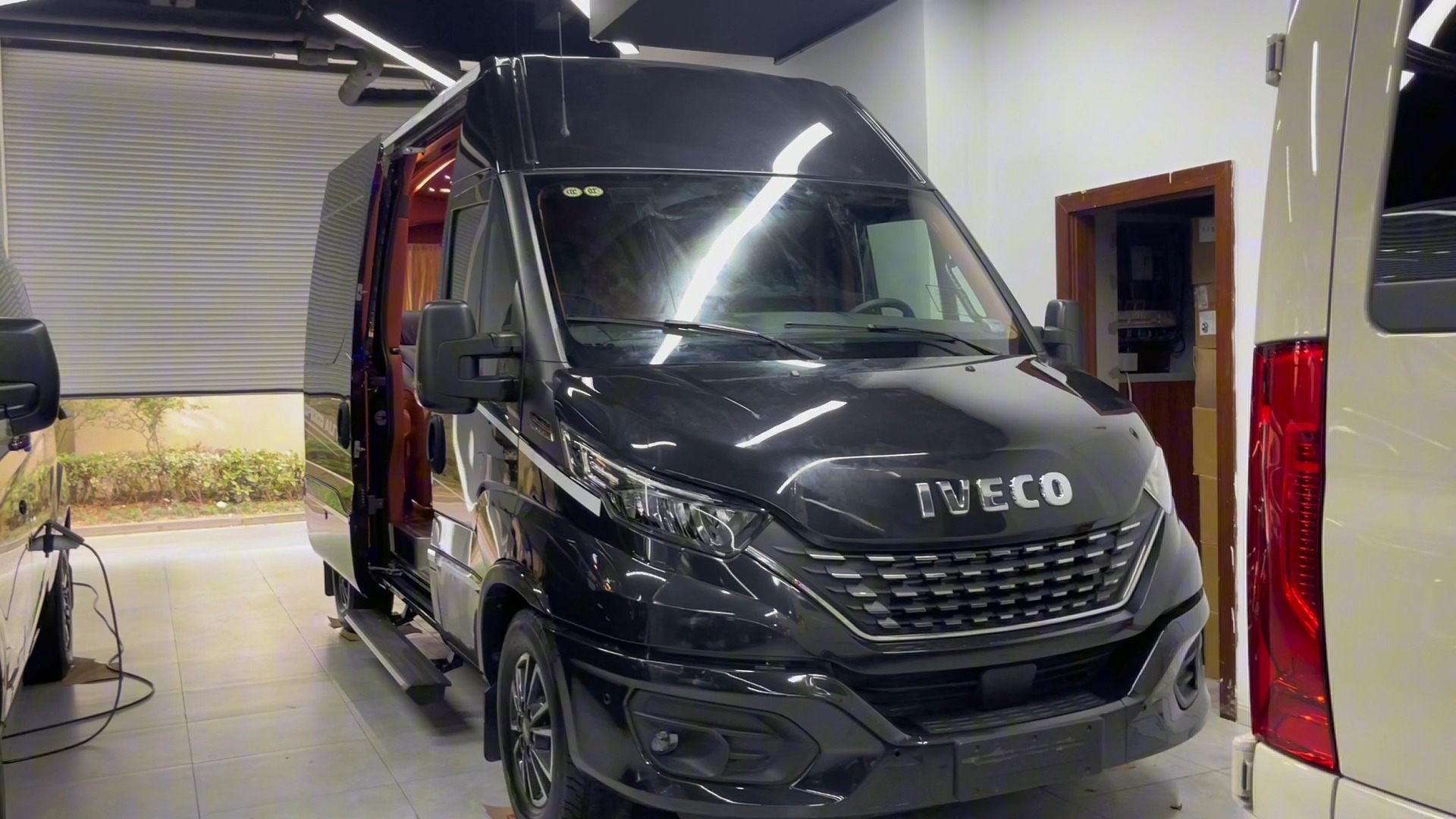 进口依维柯商务车,蓝牌c照驾驶,超豪华型