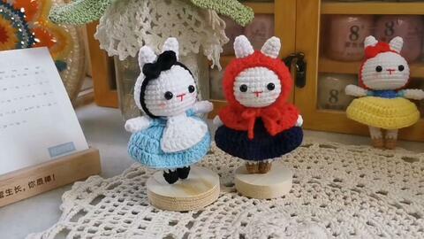 织物语手作03期 爱丽丝兔 适合新手零基础手工编织变装兔白雪公主兔爱丽丝兔小红帽兔蕾丝裙兔简单毛线手作钥匙扣挂件包挂 哔哩哔哩 织物语手作03期 爱丽丝兔 适合新手零基础手工编织变装兔白雪公主兔爱丽丝兔小红帽兔蕾丝裙兔简单毛线手作钥匙扣挂件包挂 哔哩哔哩