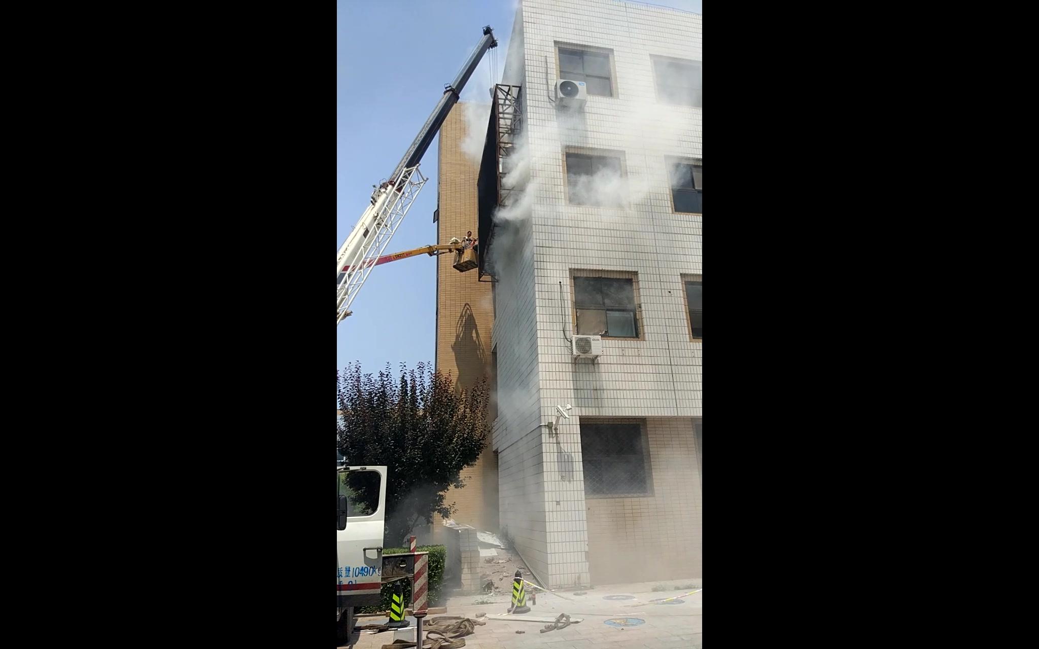 【旧视频一则】2017年7月9号矿大校区内突发的一场小型火灾