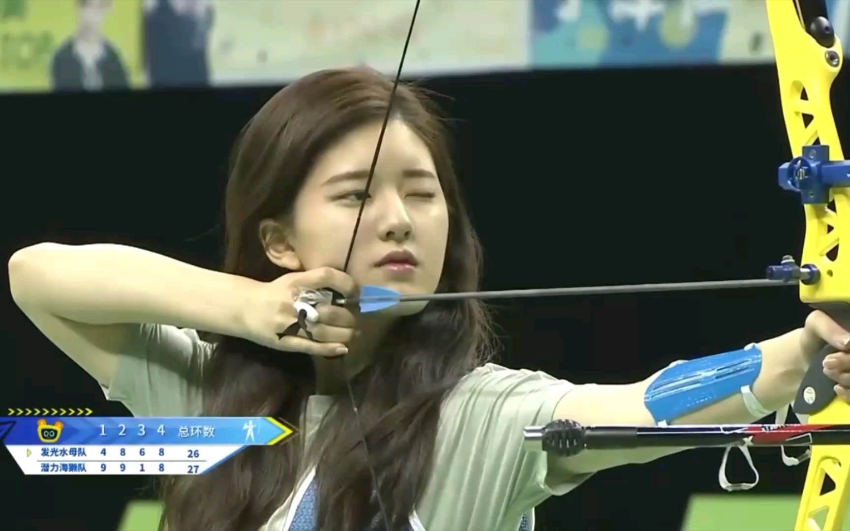 赵露思射箭有一手啊,这个笑容好温暖好自信啊!