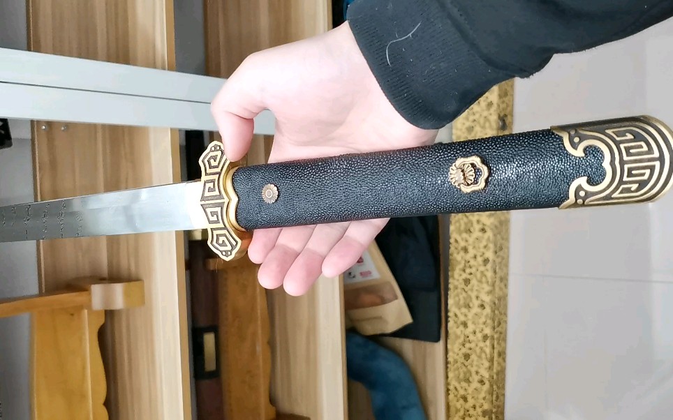 【白泽堂】日常质检,客户定制的扭转纹唐刀_哔哩哔哩 (゜-゜)つロ