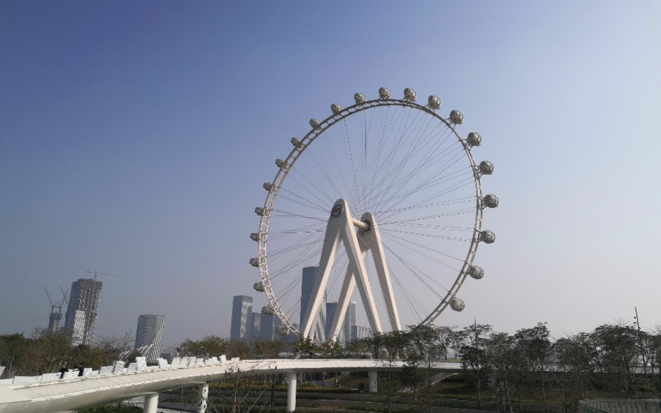 打卡深圳宝安巨型摩天轮