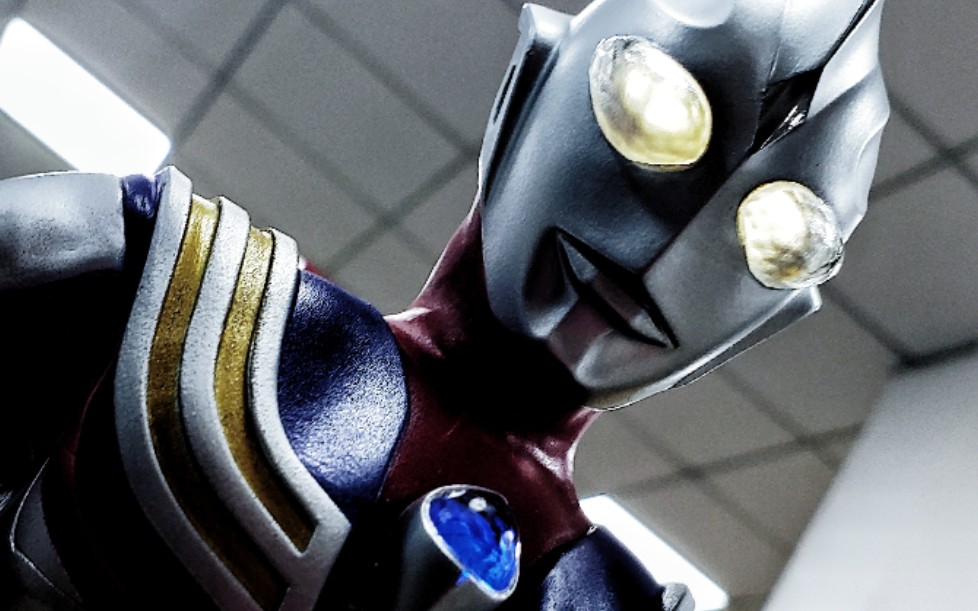 星计划迪迦奥特曼万代和海洋堂合作的产品20年前的发光皮套简单把玩