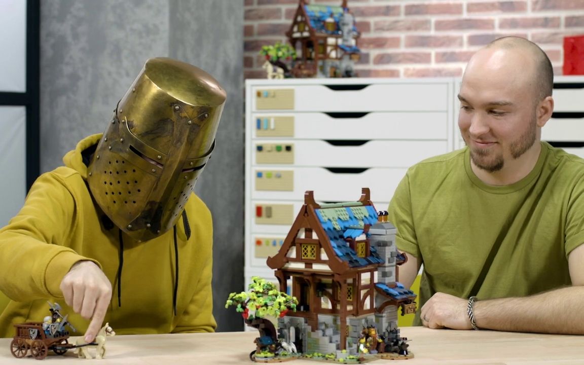 乐高 ideas 中世纪铁匠铺  21325 设计师视频