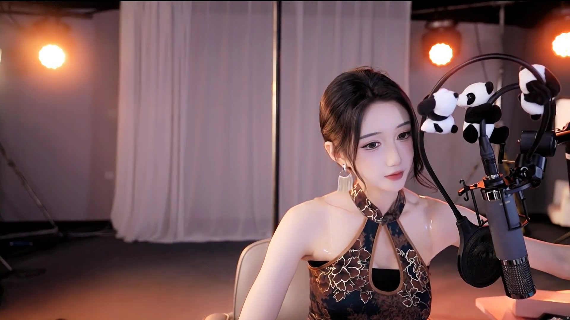 虎牙坏空空2023-07-11