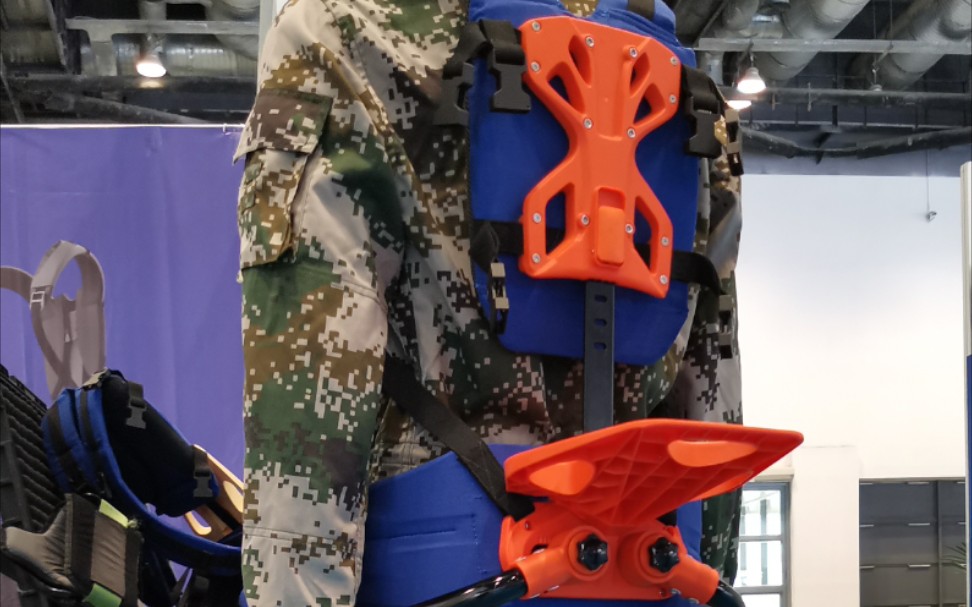 负重外骨骼 全新配色首次亮相