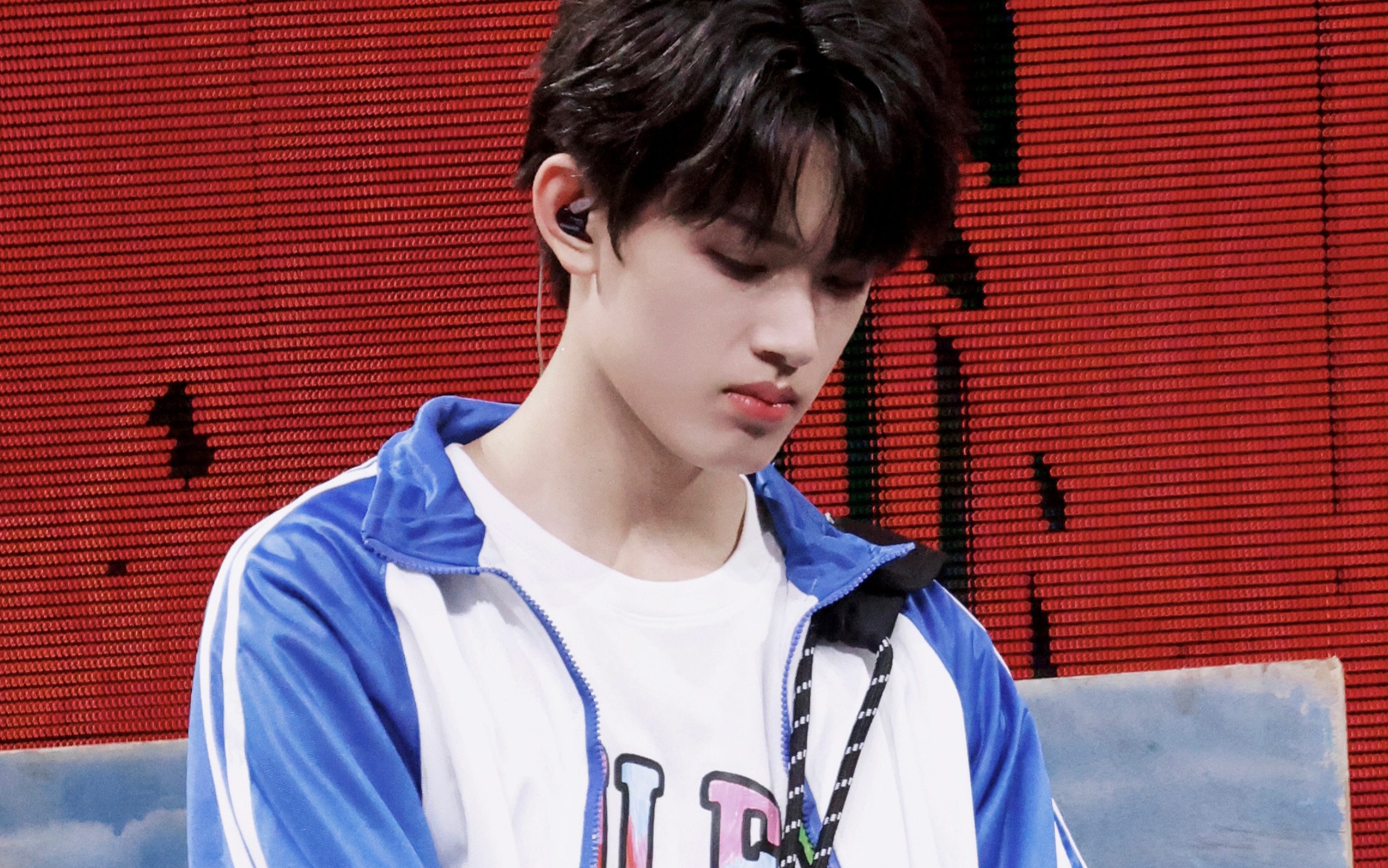 【TF家族张极】蝴蝶效应演唱会-《不完美小孩》校服极focus-极时雨_张极-极时雨_张极-哔哩哔哩视频