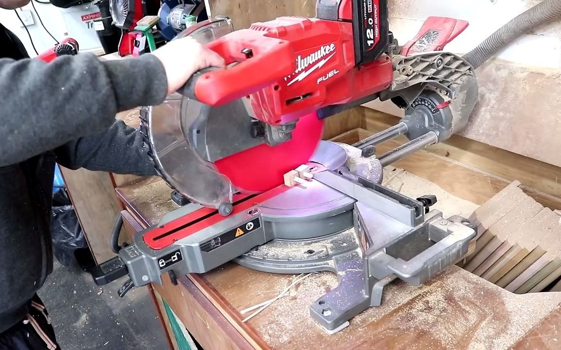 电木铣倒装桌i made a router table