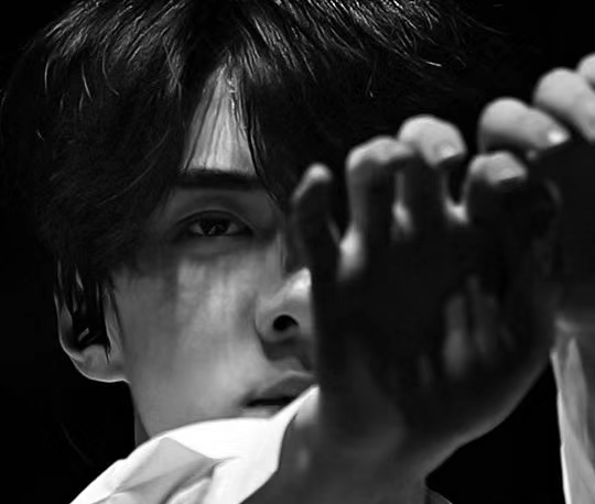 吴世勋这氛围感绝了