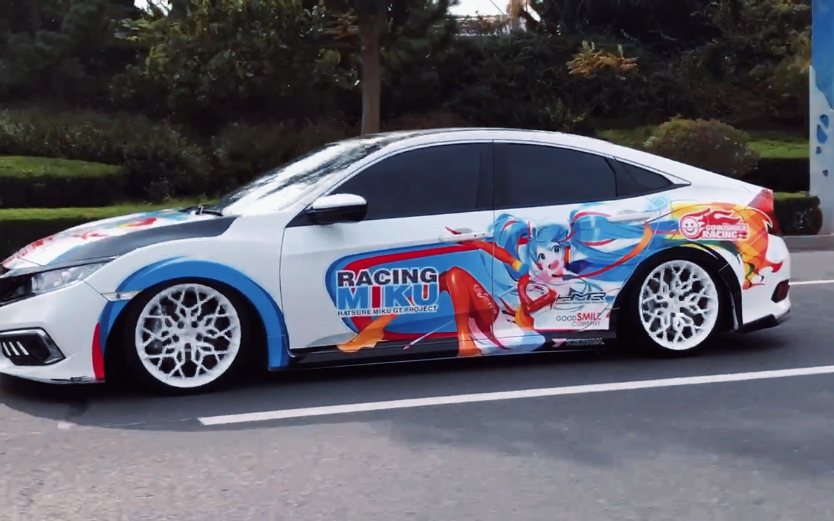 初音痛车改装完毕!上街兜风咯