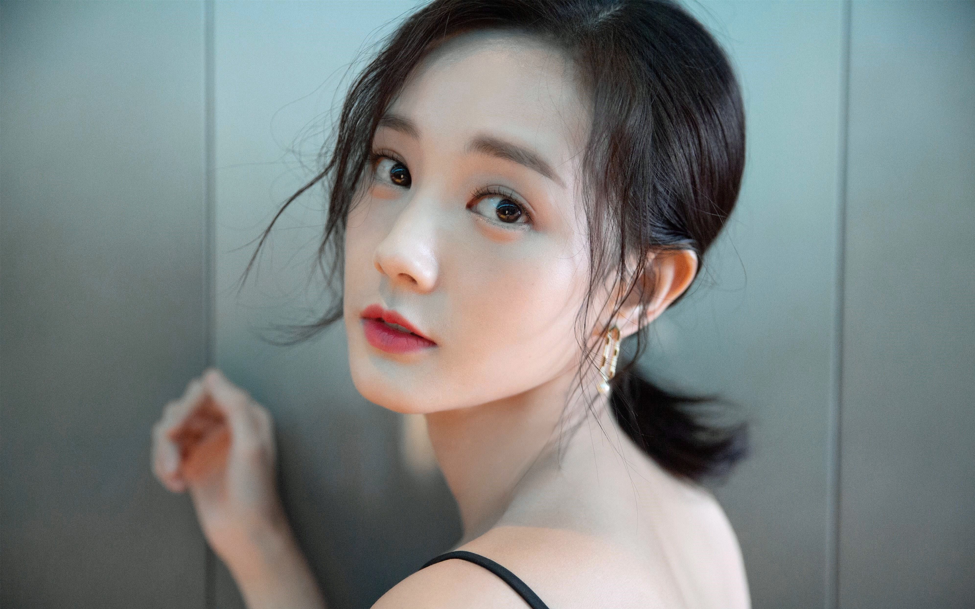 李一桐是舞蹈专业的,却歌声甜美,温婉娇俏,会被更多人喜欢的