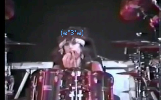 [图]Tommy Lee spinning drum solo 1987-10-15 Tacoma