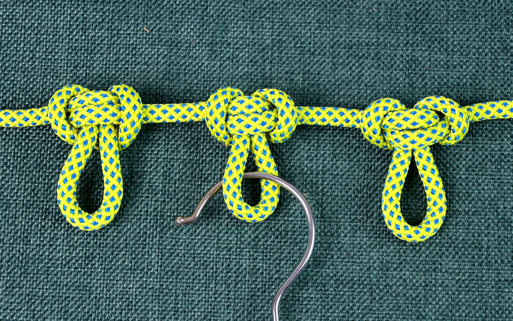 绳结中的百变绳王—工程蝴蝶结,可挂物,可作晾衣绳,用途非常广泛