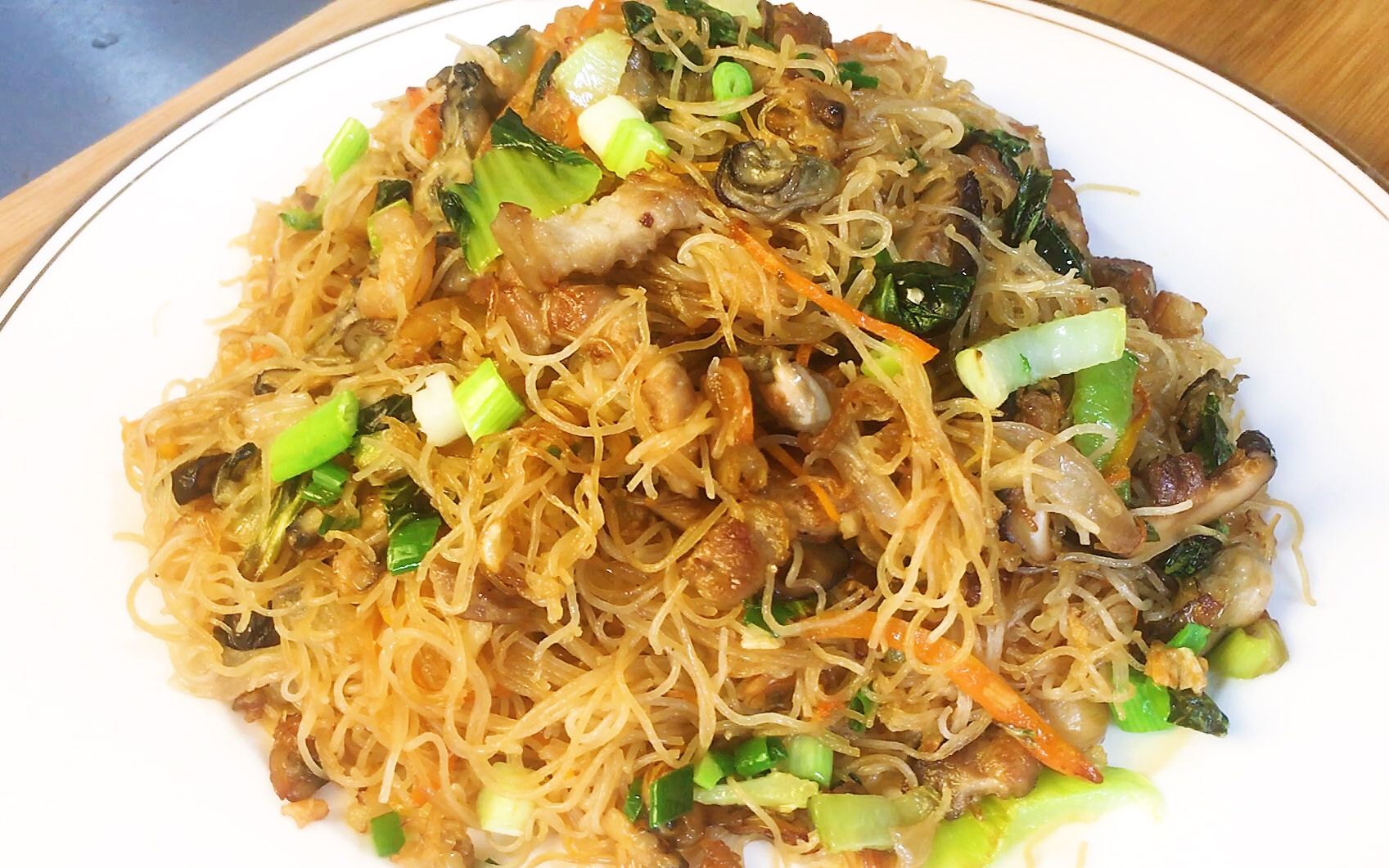 兴化炒米粉福建的传统小吃海蛎虾米猪肉青菜样样有除了营养就是美味