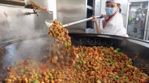 我膨胀了！居然敢为300人做饭！