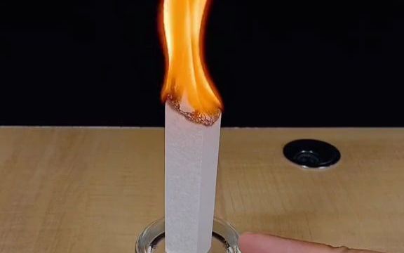 【魔术揭秘】这招火纸飞天术,你看懂了吗?