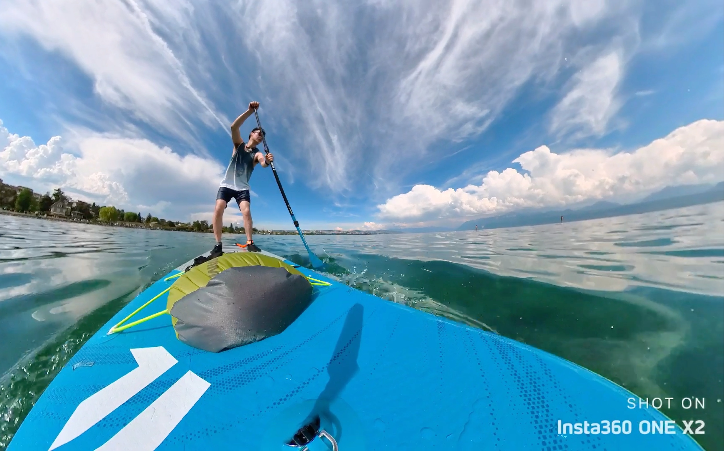 瑞士日内瓦湖天气很好桨板sup休闲滑
