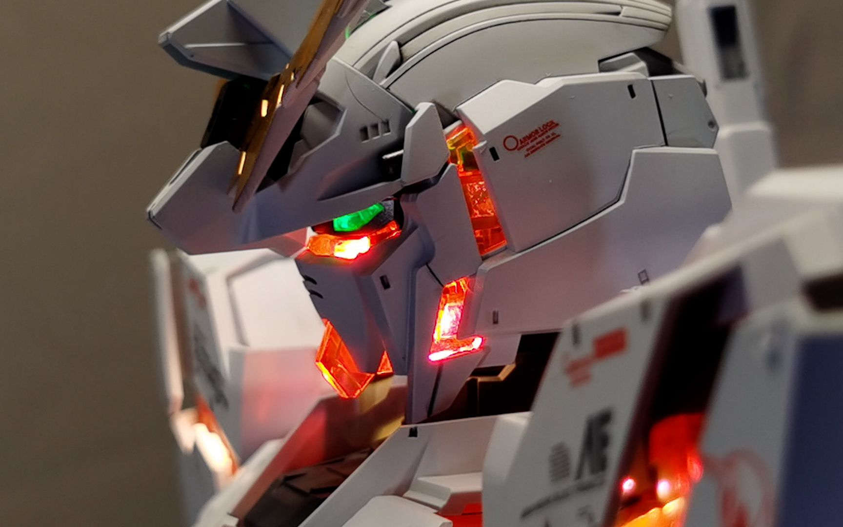 万代mega独角兽 加灯 ua牌灯组豪华版