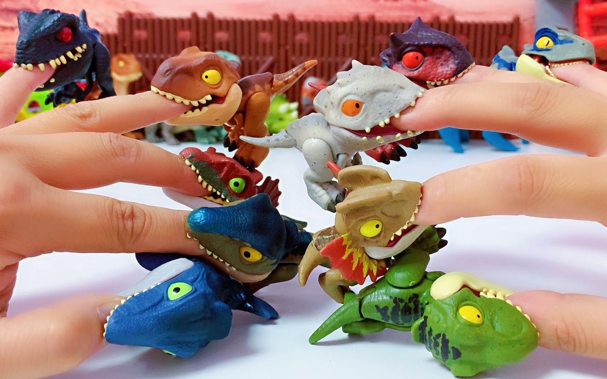 美泰最全迷你手指小恐龙侏罗纪世界公园恐龙霸王龙