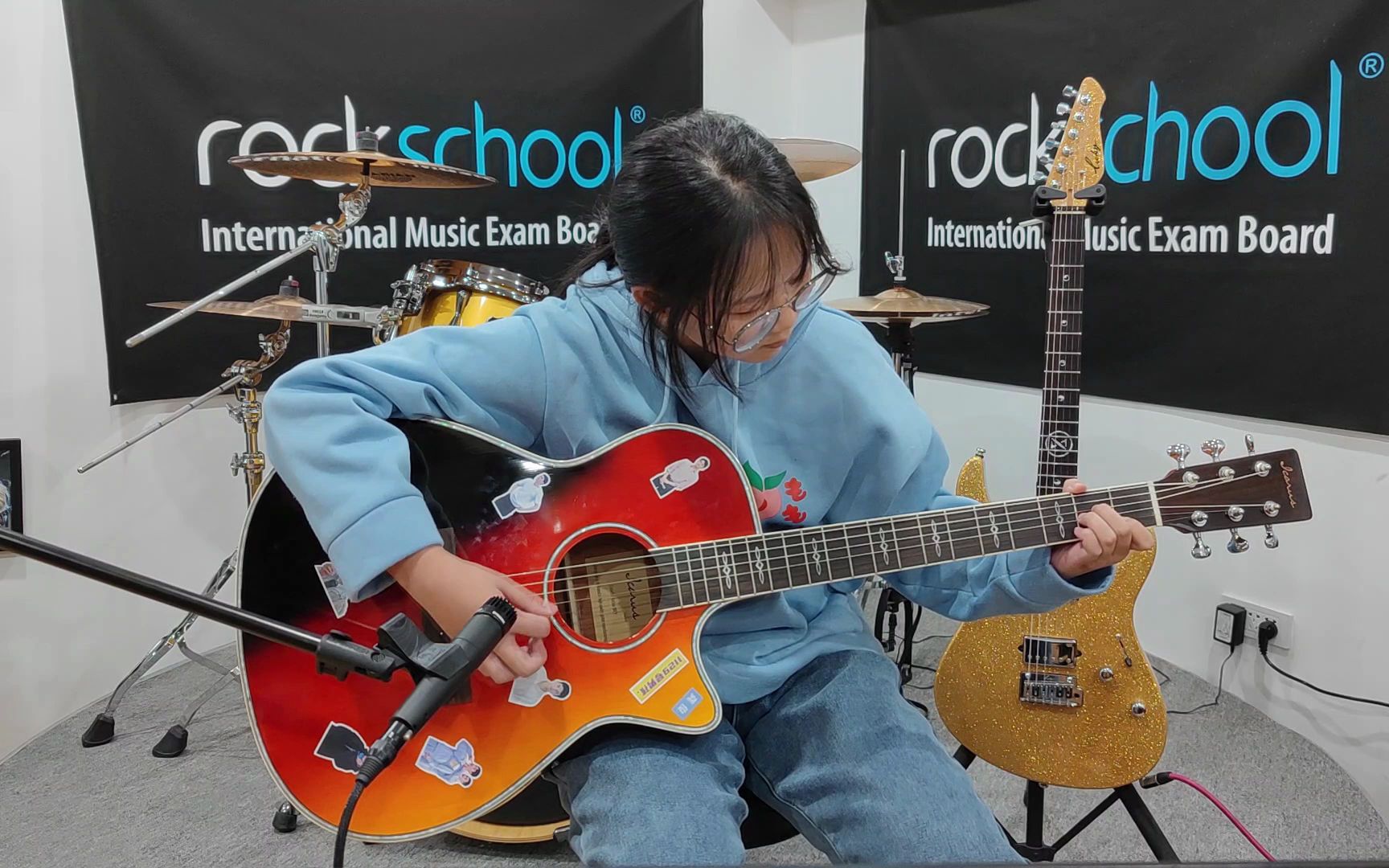 [图]【莱汀音乐】付金芬 | 英国Rockschool | 木吉他预科级 | 1、Knocking On Heavens Door