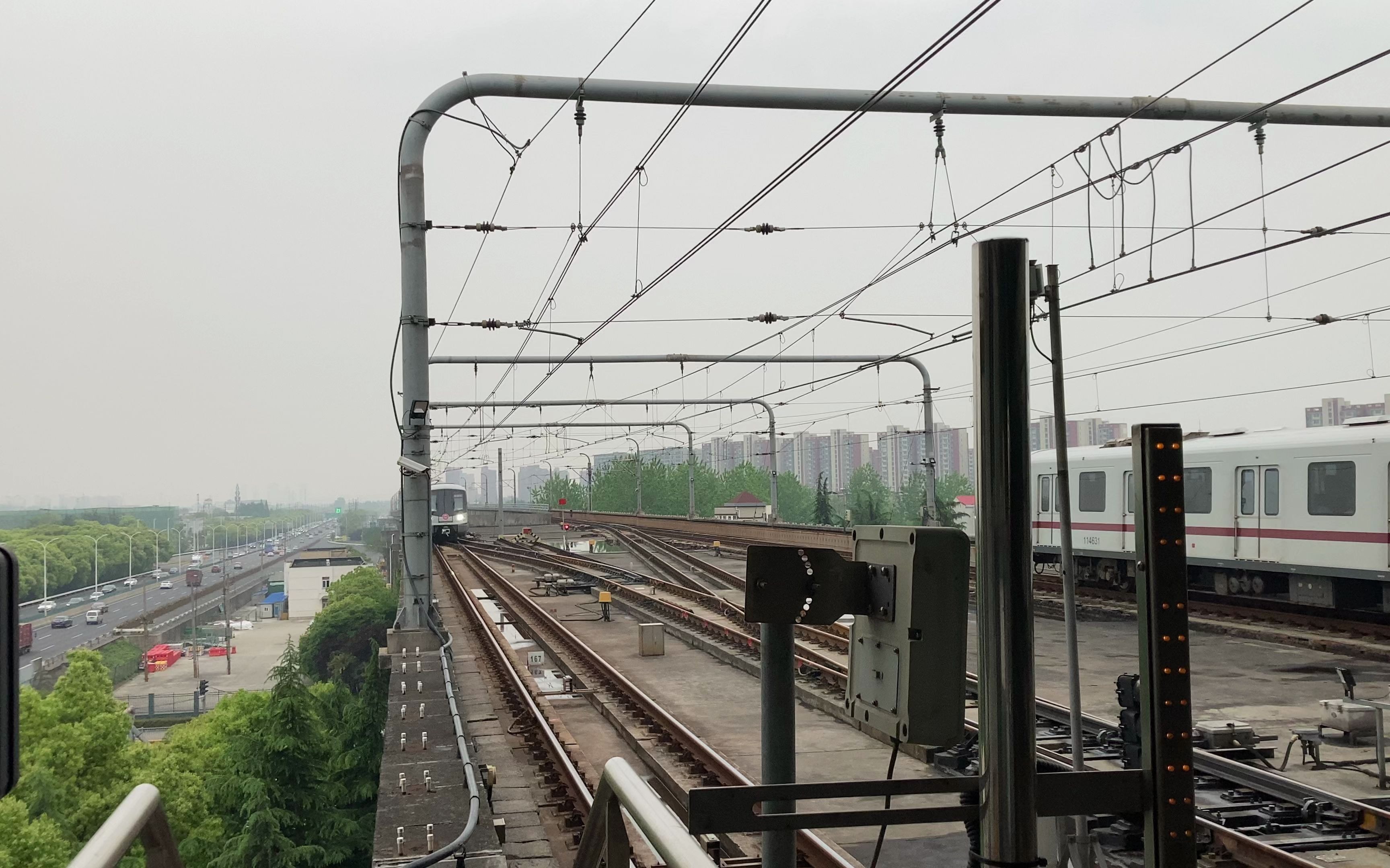 上海地铁11号线1180号新咖列车进南翔站