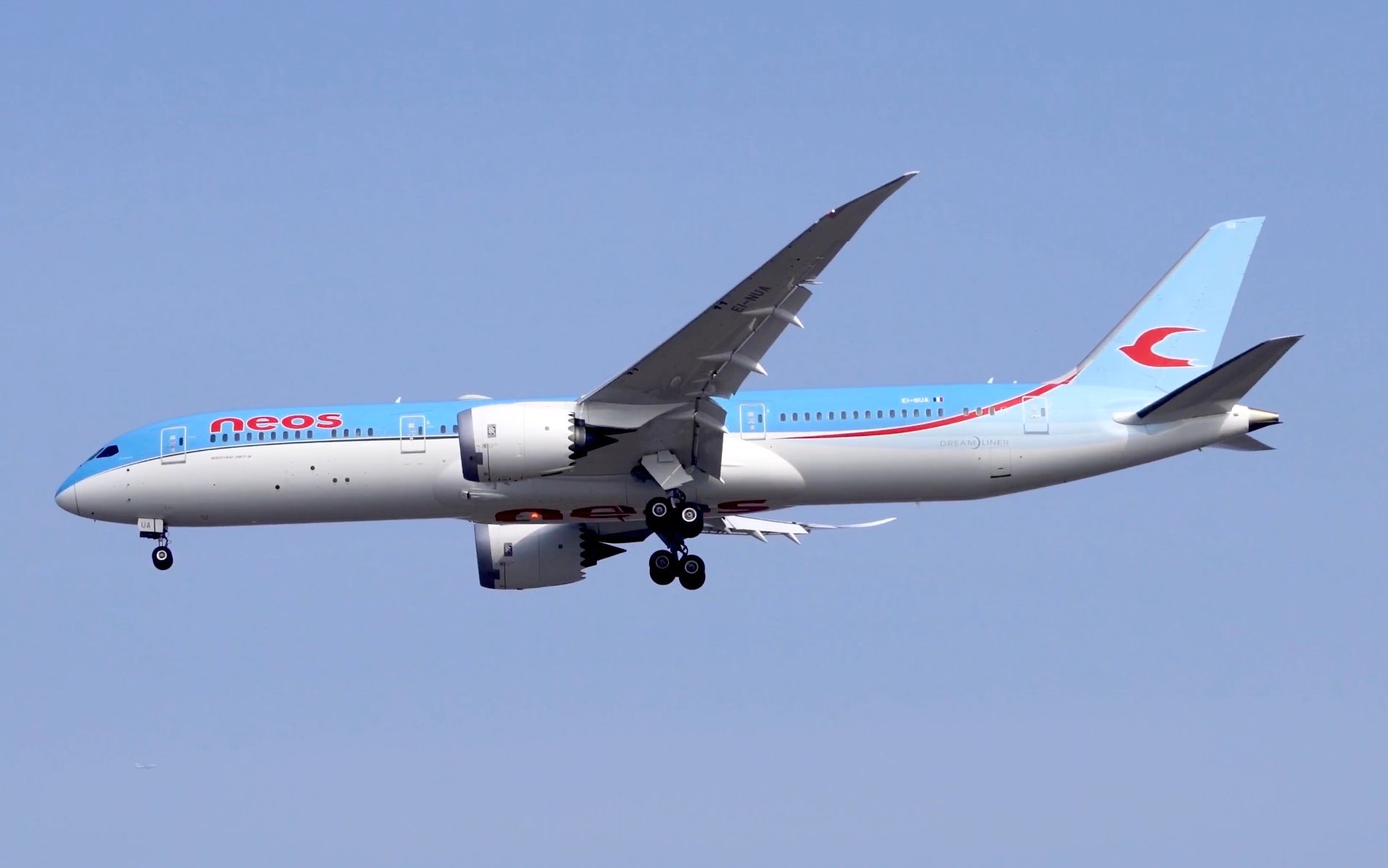 【pek】意大利勒奥斯航空公司(neos) b789 ei-nua 降落跑道01