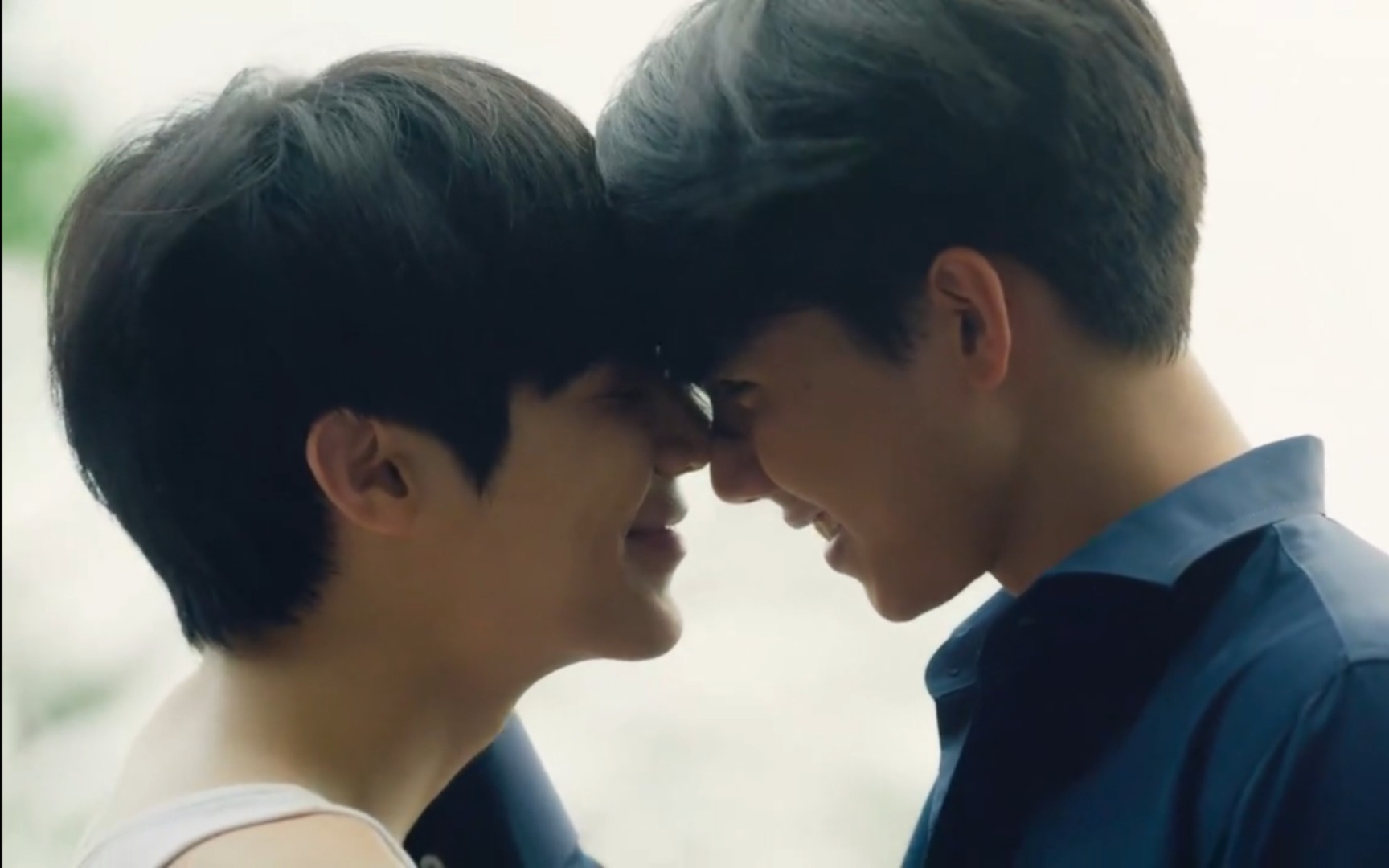 【爱在空气中】清风拂过天空,吹散阴霾,只留爱在空气中