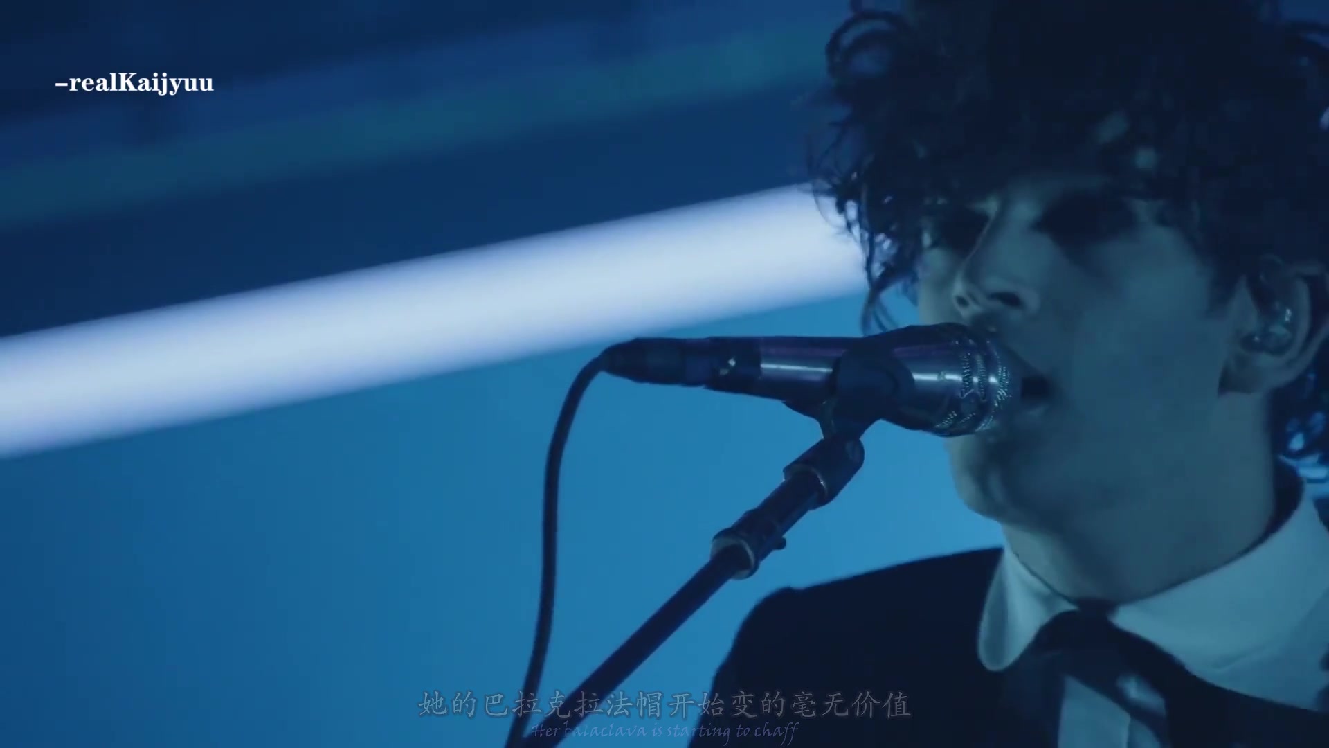 [图]【中英双字】The 1975 - Robbers live 现场