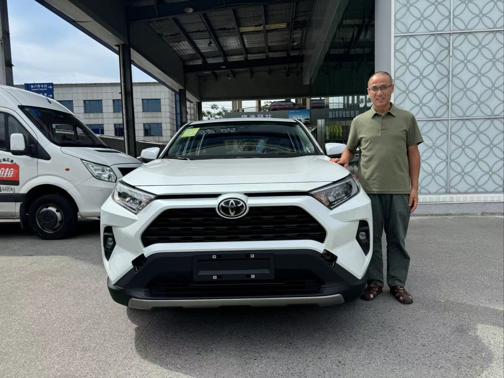 新车19万,优惠8万,11万的丰田荣放,大哥首付25800,喜提新车,怎么样?