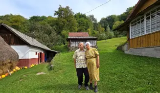 Скачать видео: 50年相守，乌克兰山区里一对夫妇不为人知的故事