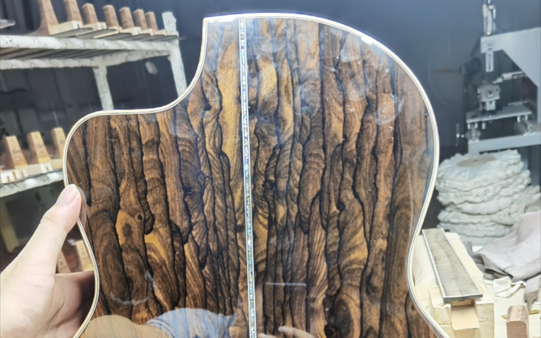 破布木背侧吉他均衡均衡还是均衡