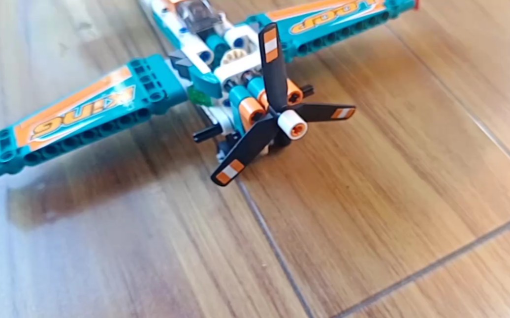 乐高飞机空难一