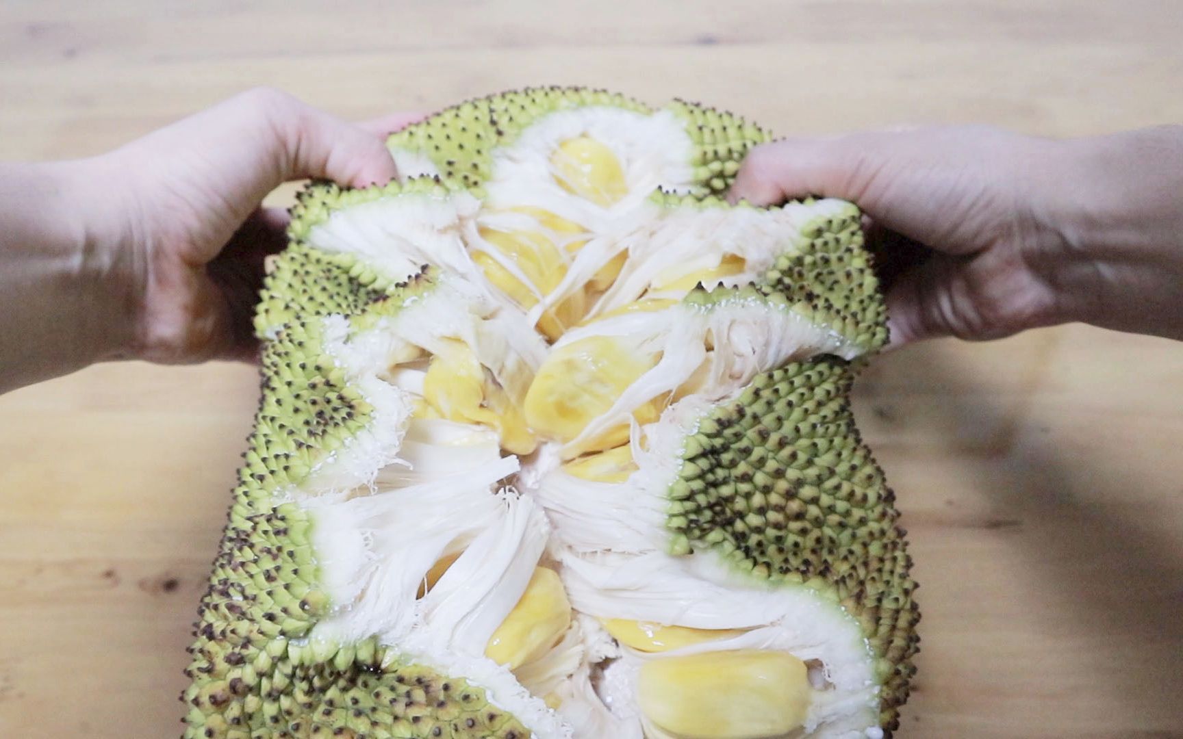 用手就能撕开的湿苞菠萝蜜糯香可口像榴莲特别好吃