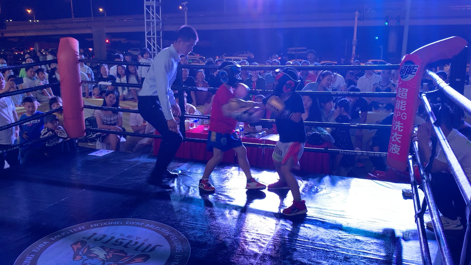 小孩拳击比赛14