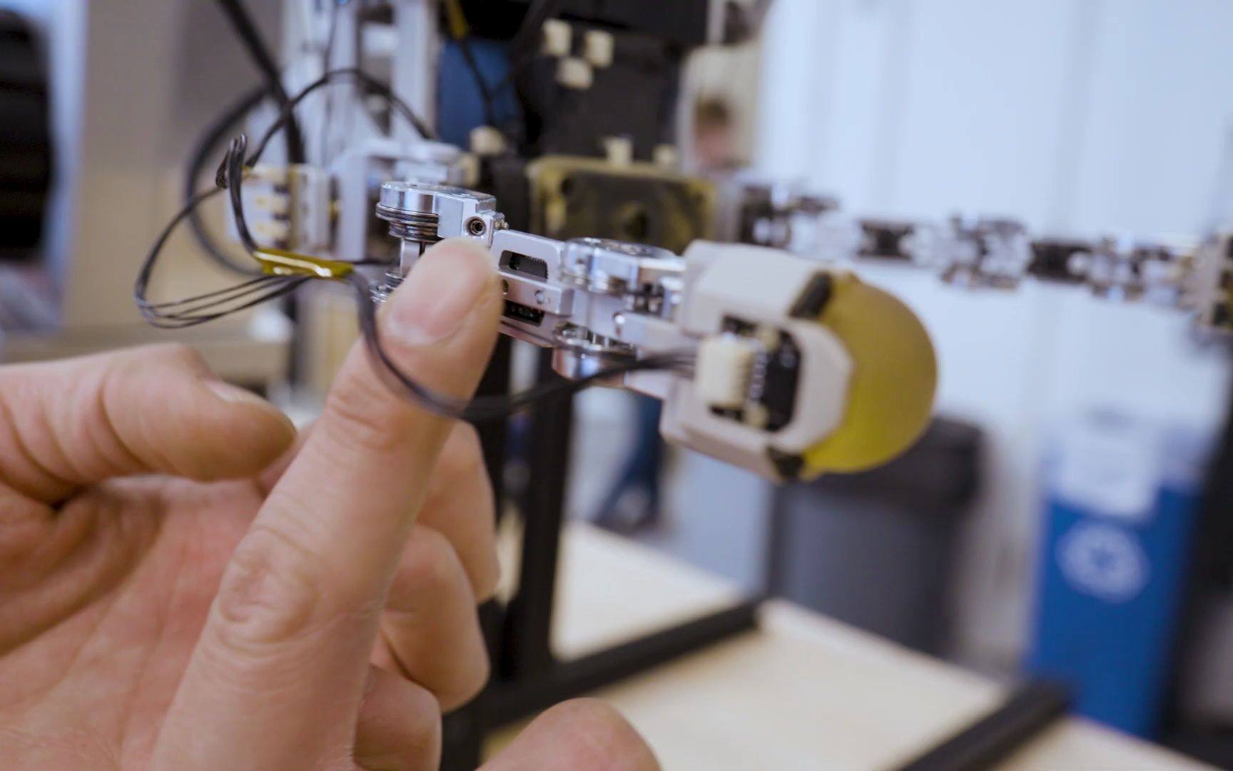 灵巧手抓取 自适应抓取 主动抓取 技能学习