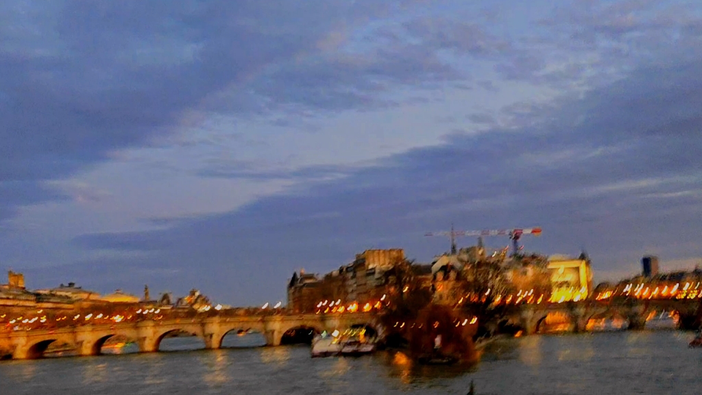 巴黎塞纳河畔的美景