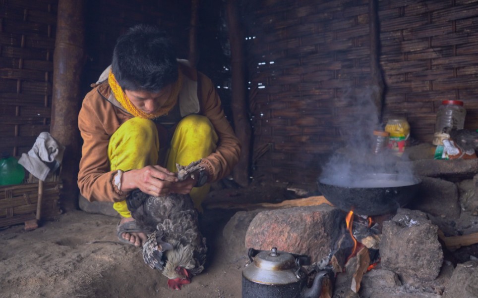 老公做饭,做油炸鸡块,今天居然没火烧鸡毛,用热水烫鸡毛