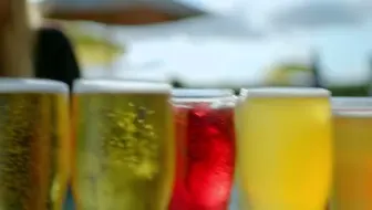 【纪录片】走进工厂 苹果酒【1080p】【双语特效字幕】【纪录片之家科技控】