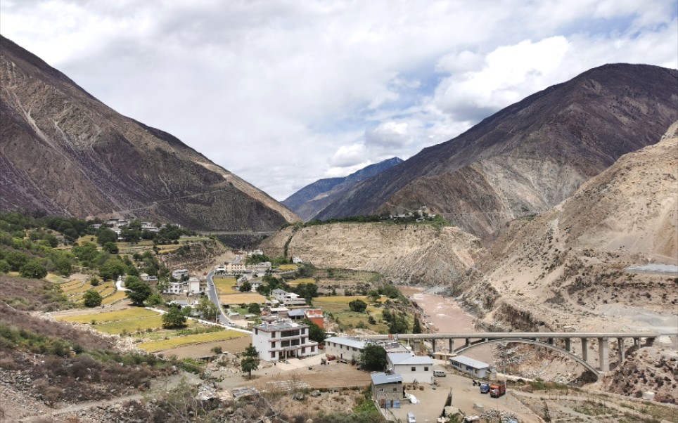 【雨崩村徒步】尼农大峡谷风光