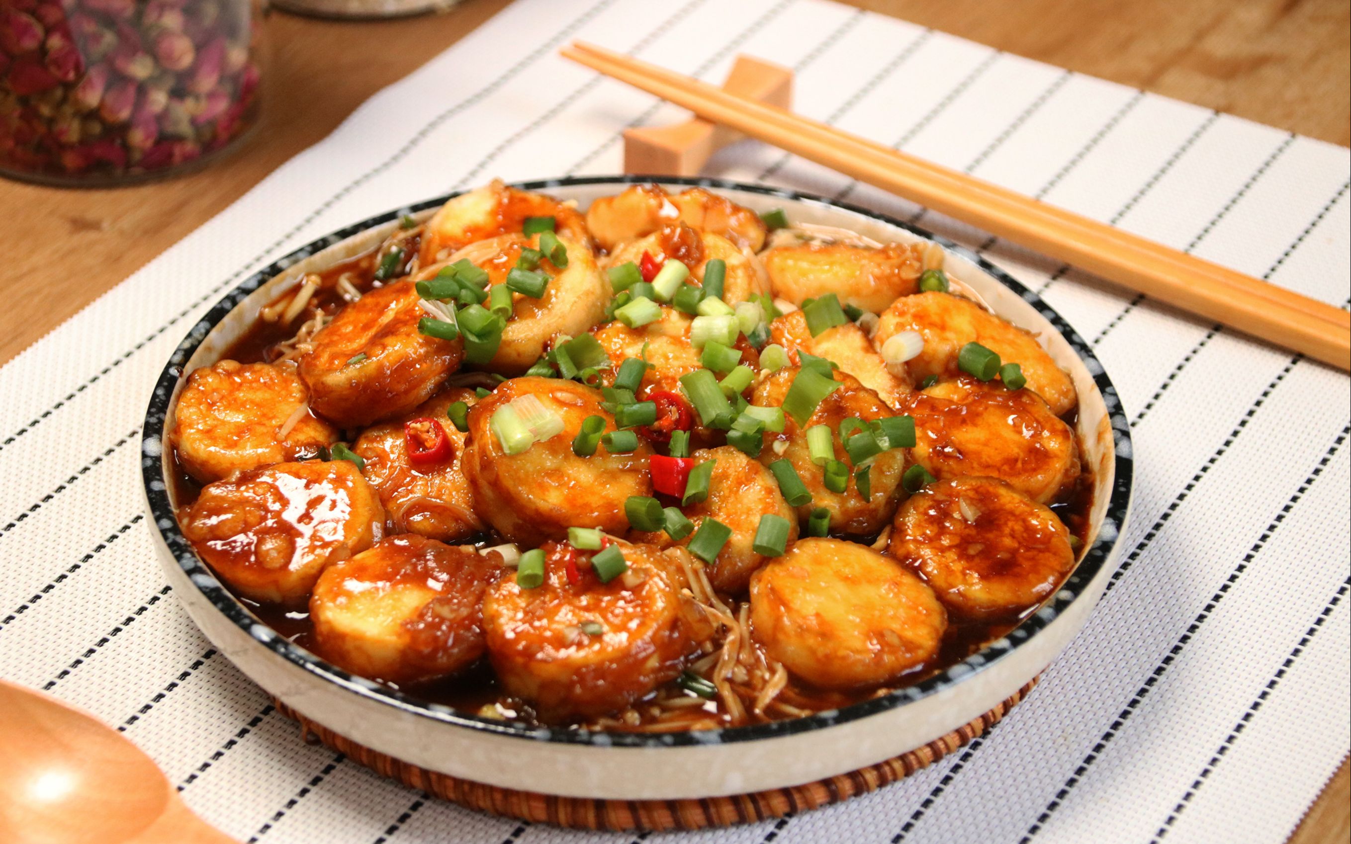 【金针菇日本豆腐煲】做法简单,味道太赞了,比饭店还好吃