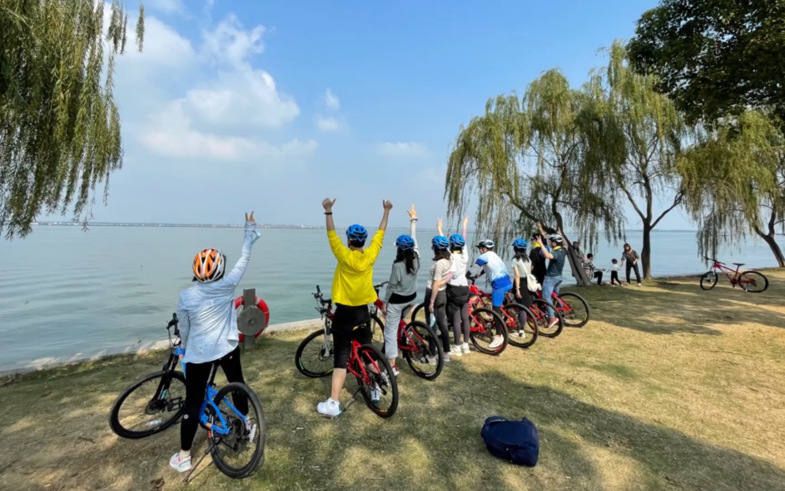 [图]周末逃离大城市，环阳澄湖骑行38KM，可爱的人儿在身边，最美风景在路上～