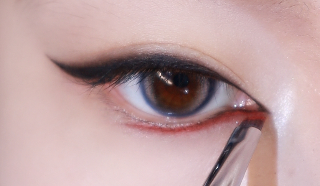 红黑撞色 病娇涩谷淡淡哥特妆