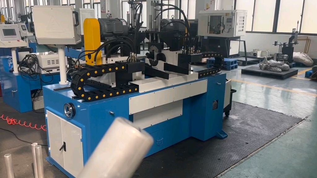 全自动数控倒角机,加工52mm实心铝棒双头倒角机