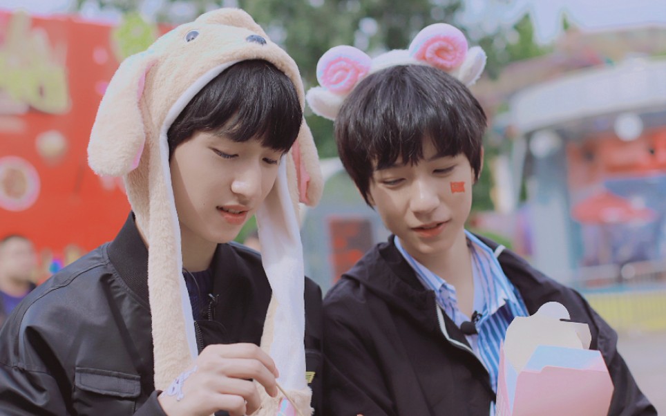 【翔霖】小熊小兔欢乐谷游园记|说一万遍我爱你爱你