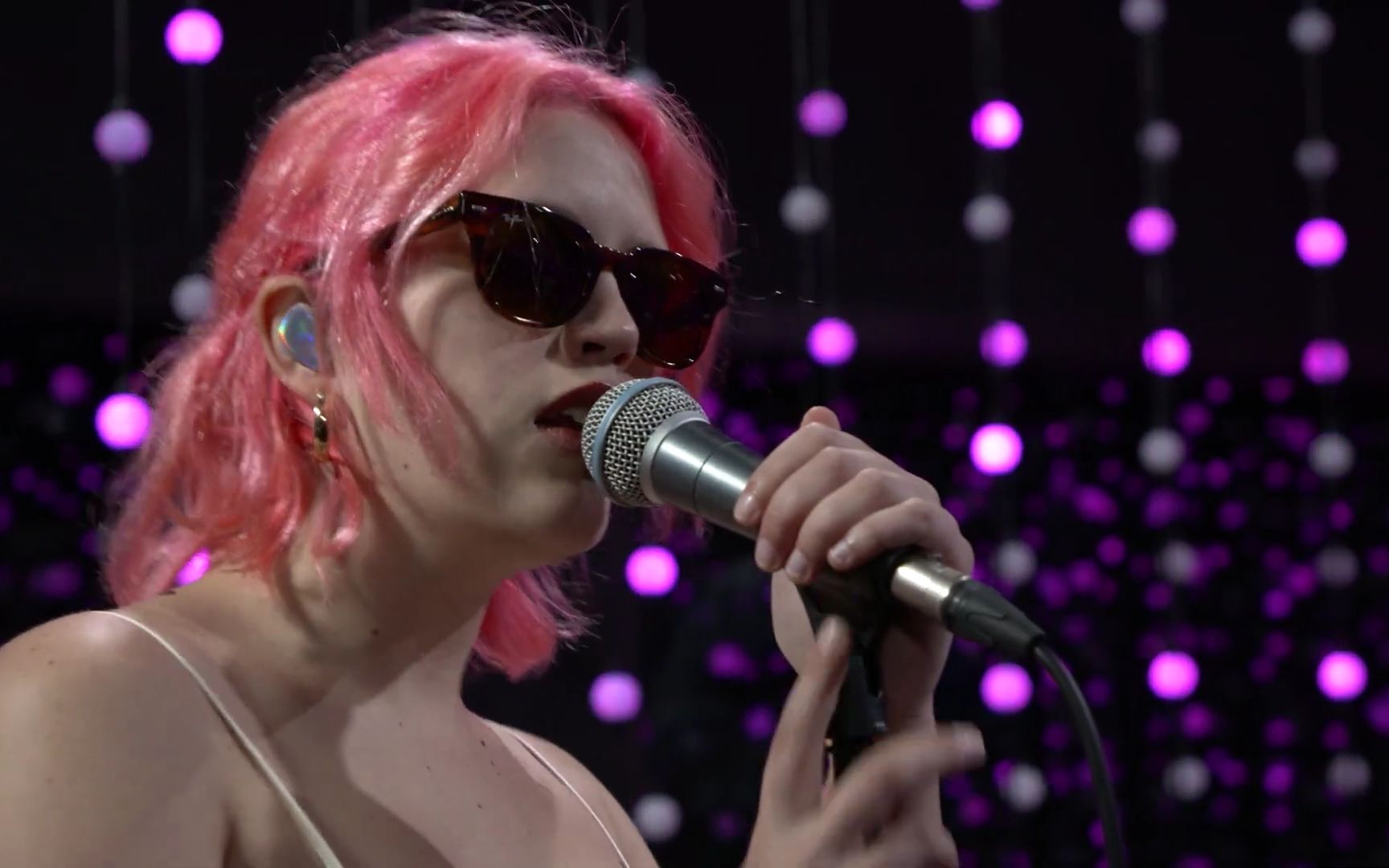 【西语】[indie] petite amie - delirio (live on kexp)_哔哩哔哩