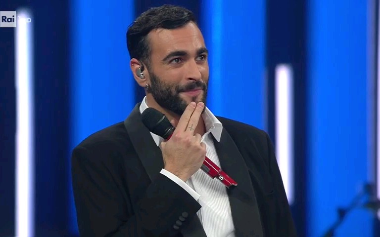 [图]【Sanremo 2019】意大利歌手Marco Mengoni 联手Claudio Baglioni 最新合作单曲 'Emozioni'官方现场